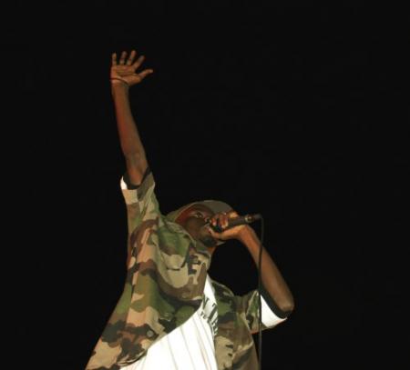 FOU MALADE EN CONCERT